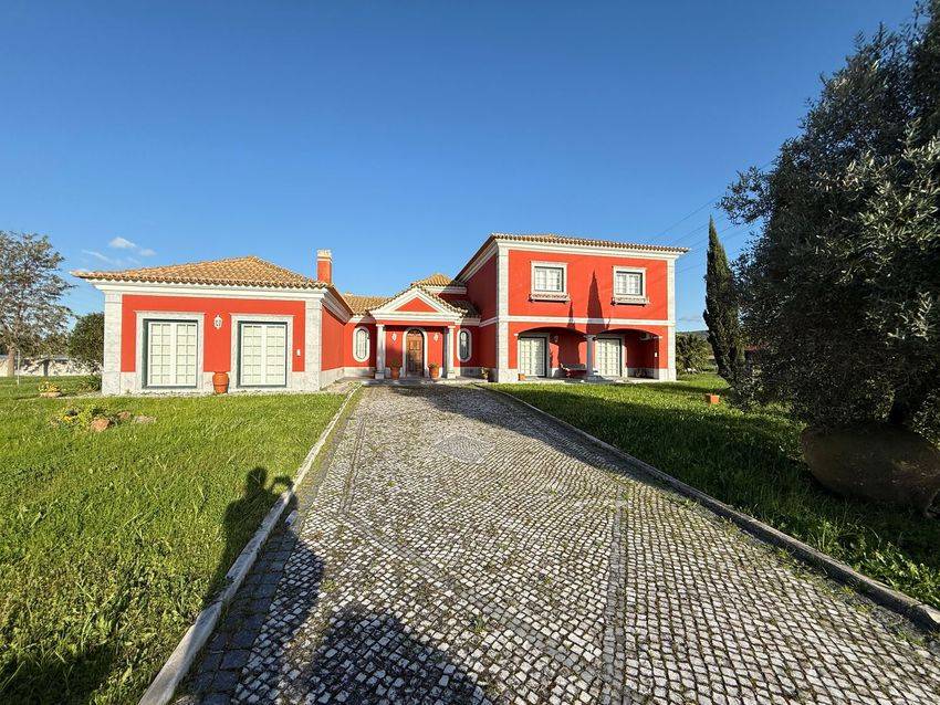 Fotografia 1 de 48 — Moradia T4 à venda em Quinta do Anjo, Palmela