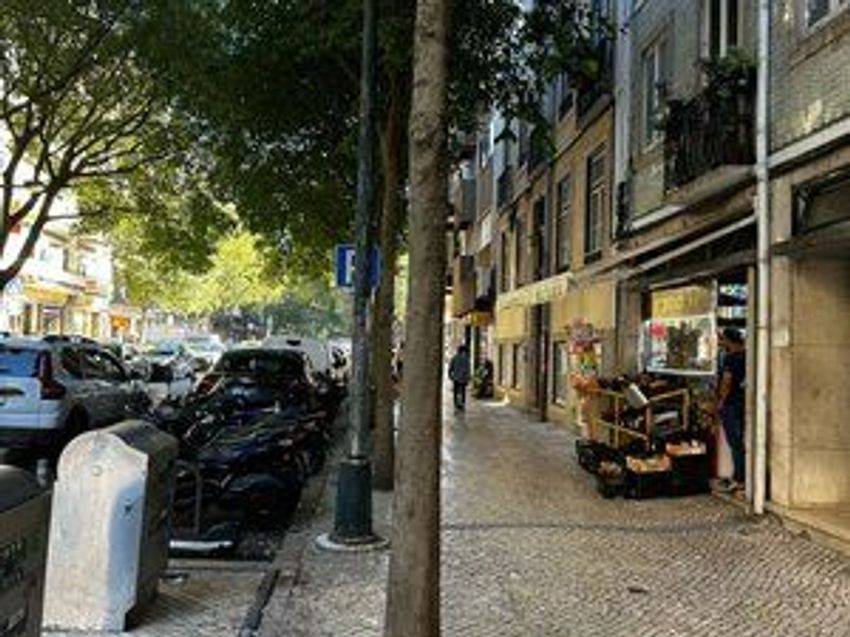 Fotografia 1 de 28 — Apartamento T10 à venda em Arroios, Lisboa