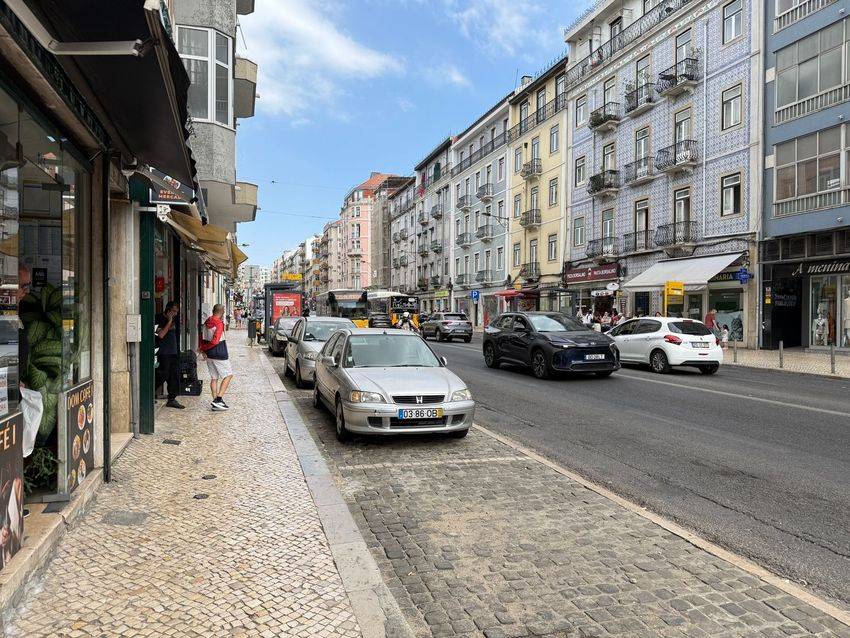Fotografia 3 de 15 — Apartamento T3 à venda em Arroios, Lisboa