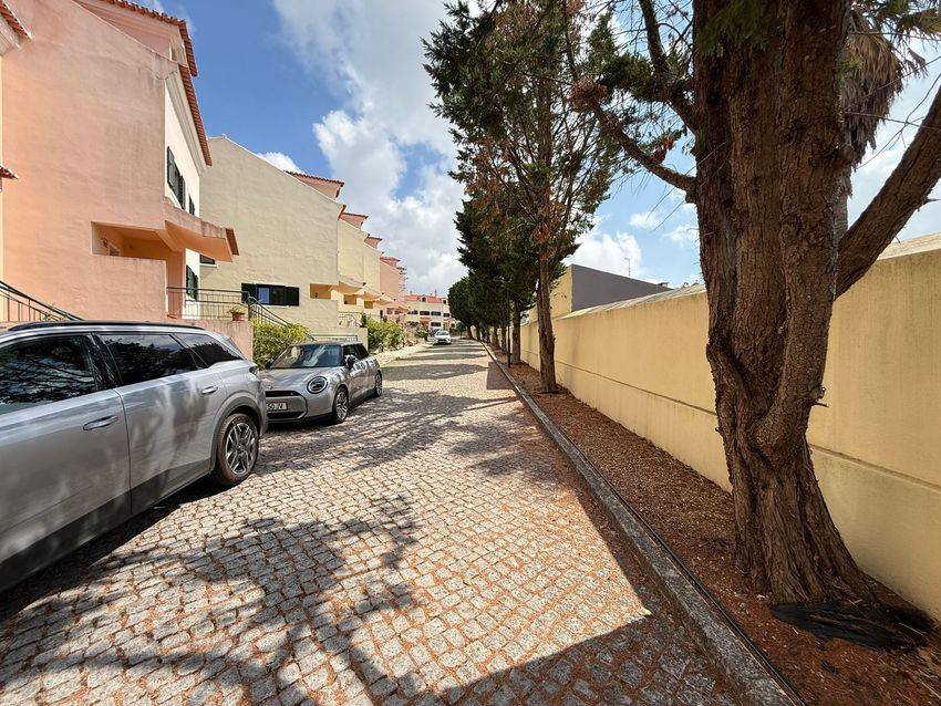 Fotografia 35 de 39 — Moradia em banda T3 para arrendar em Linhó, Sintra