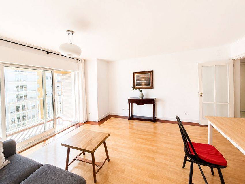 Fotografia 3 de 26 — Apartamento T2 à venda em Lumiar, Lisboa