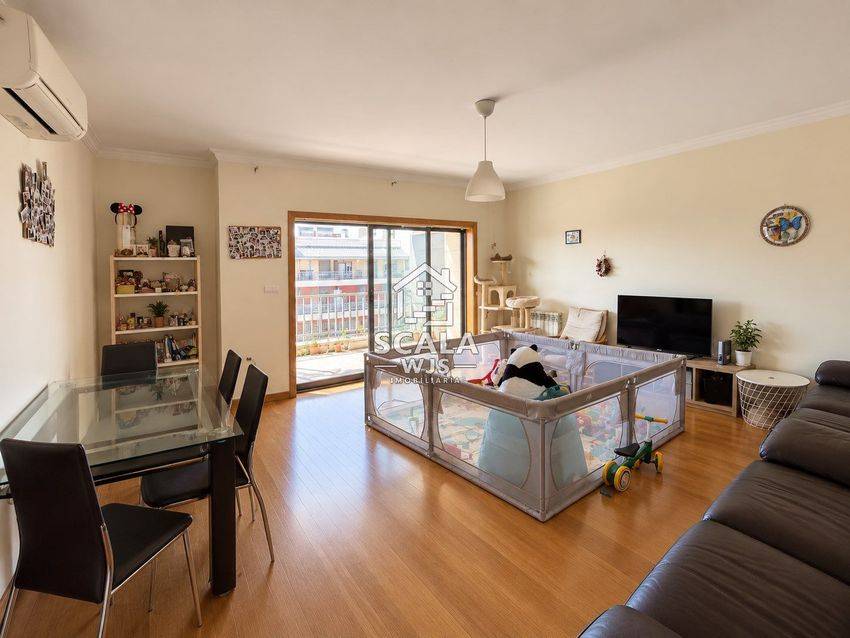 Fotografia 1 de 22 — Apartamento T2 à venda em Olivais, Lisboa
